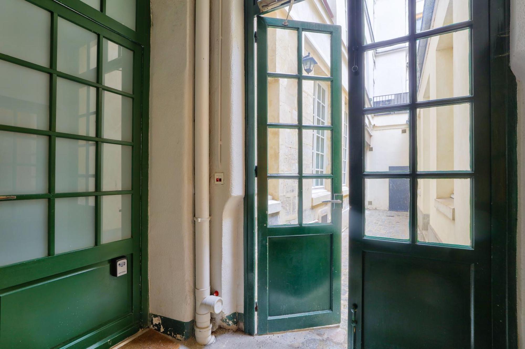 New & Design Studios In The Heart Of Le Marais Paris Exterior photo